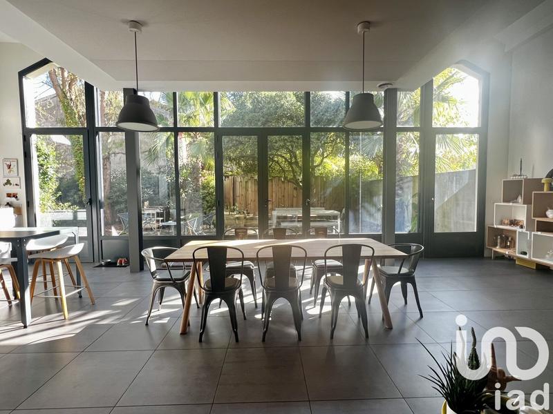 Maison - 225 m² - 7 pièces