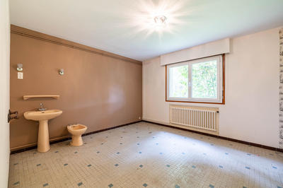 Maison - 202 m² - 9 pièces