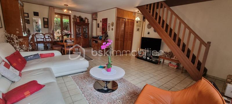 Maison - 104 m² - 5 pièces
