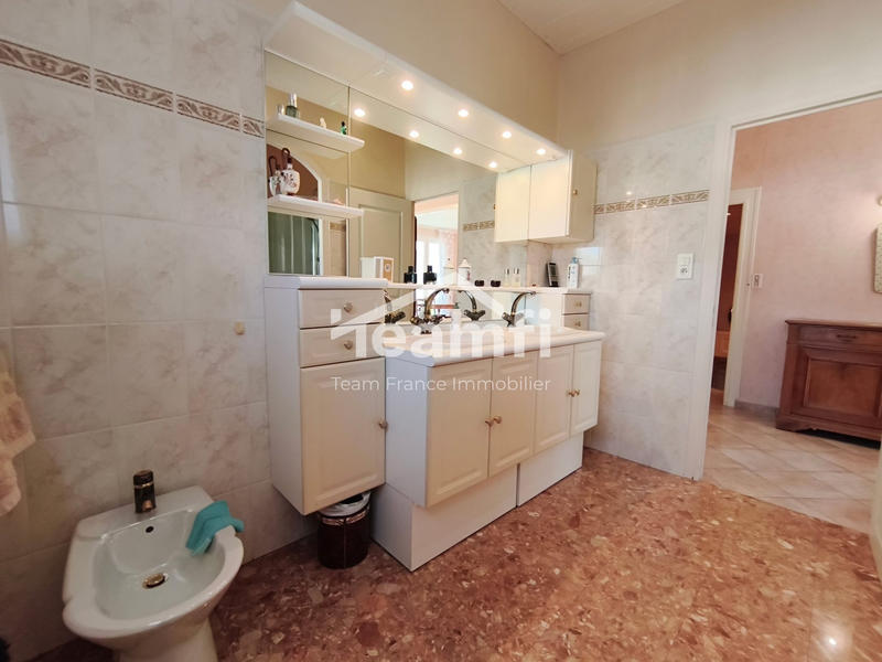 Maison - 180 m² - 5 pièces