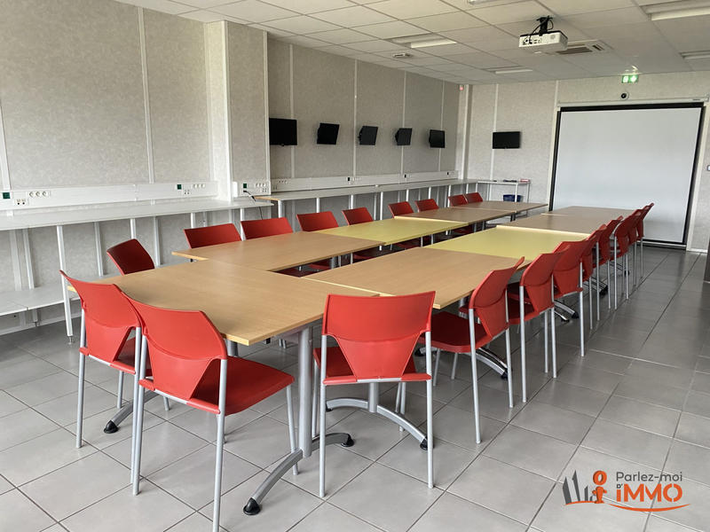 Bureau - 300 m² - 5 pièces