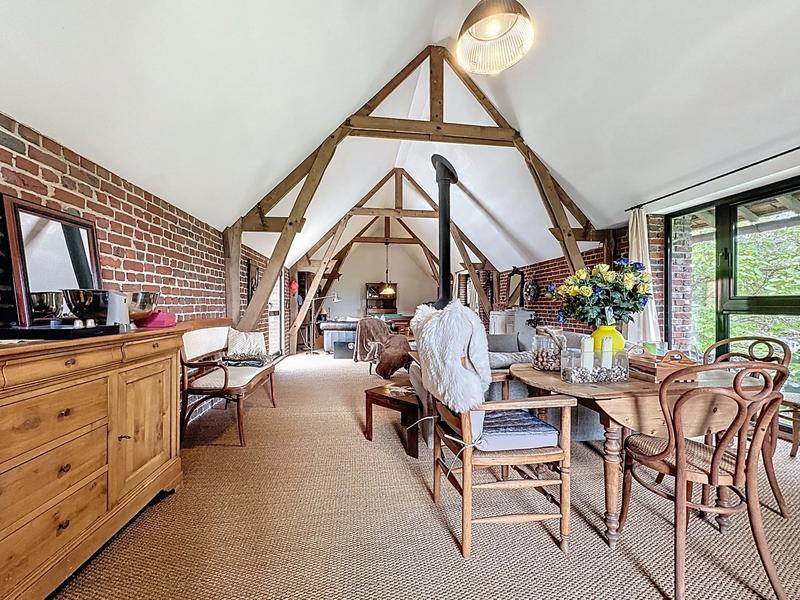 Maison traditionnelle - 347 m² - 12 pièces