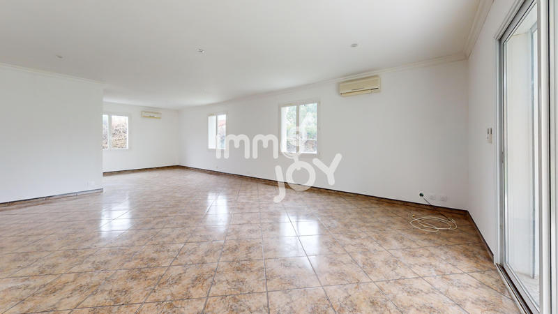 Maison - 121 m² - 5 pièces