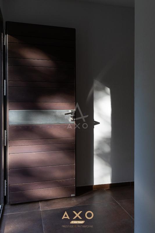 Maison - 278 m² - 8 pièces