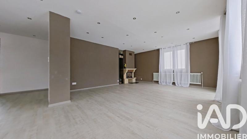 Maison - 211 m² - 8 pièces