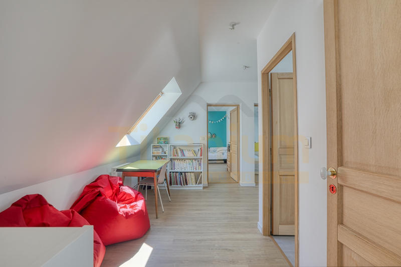 Maison - 185 m² - 7 pièces