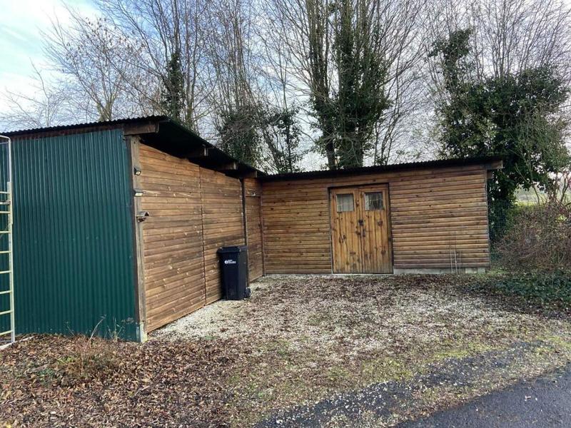 Propriété - 248 m² - 13 pièces