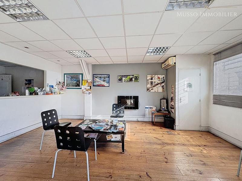 Local commercial - 400 m² - 6 pièces