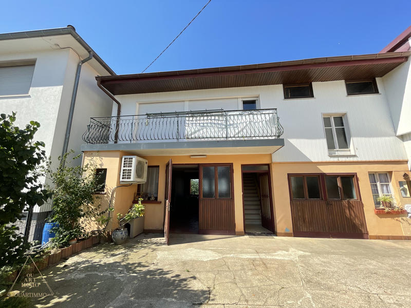 Propriété - 181 m² - 9 pièces