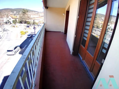 Appartement - 93 m² - 3 pièces