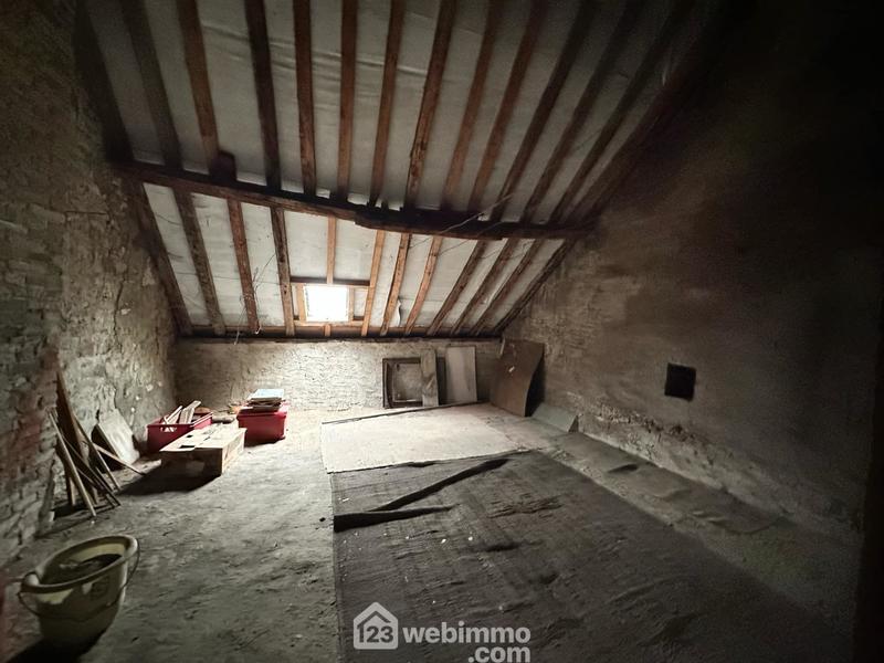 Maison - 305 m² - 12 pièces