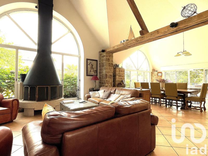 Maison - 387 m² - 15 pièces