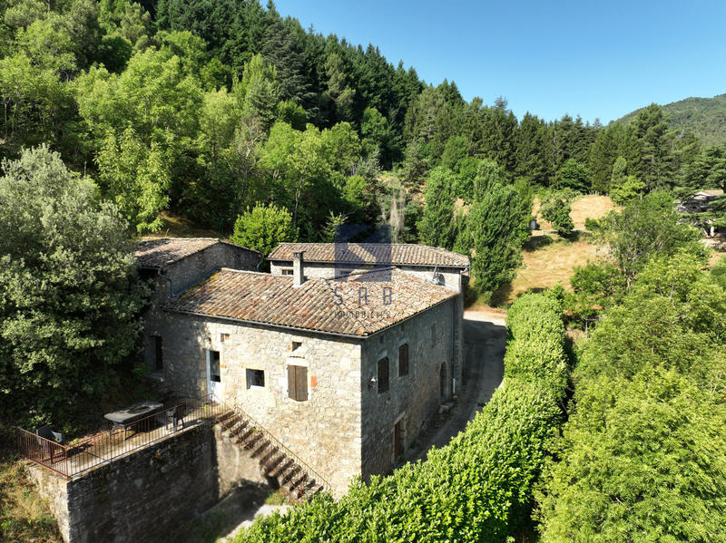 Maison - 205 m² - 11 pièces