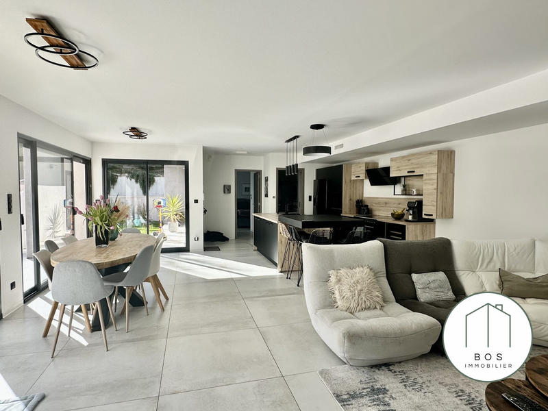 Villa - 141 m² - 6 pièces