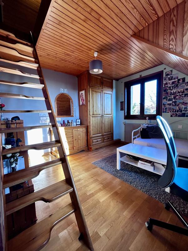 Maison - 182 m² - 8 pièces