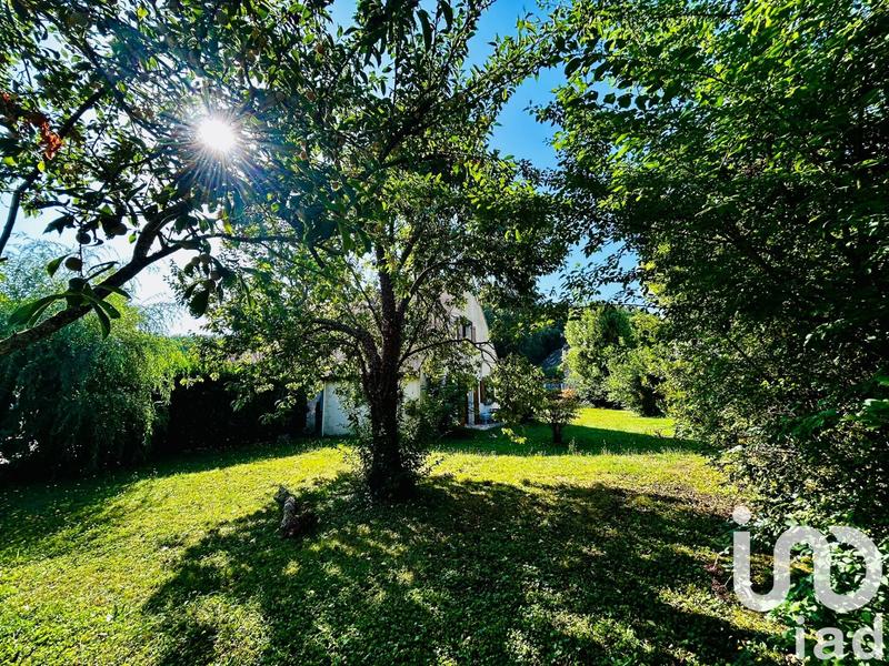 Maison - 237 m² - 11 pièces