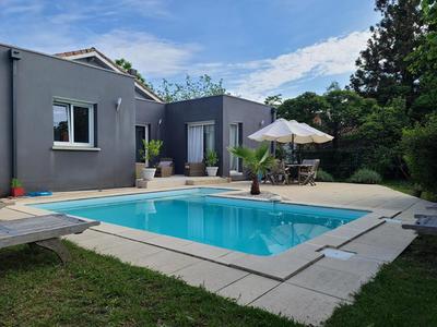 Villa - 136 m² - 6 pièces