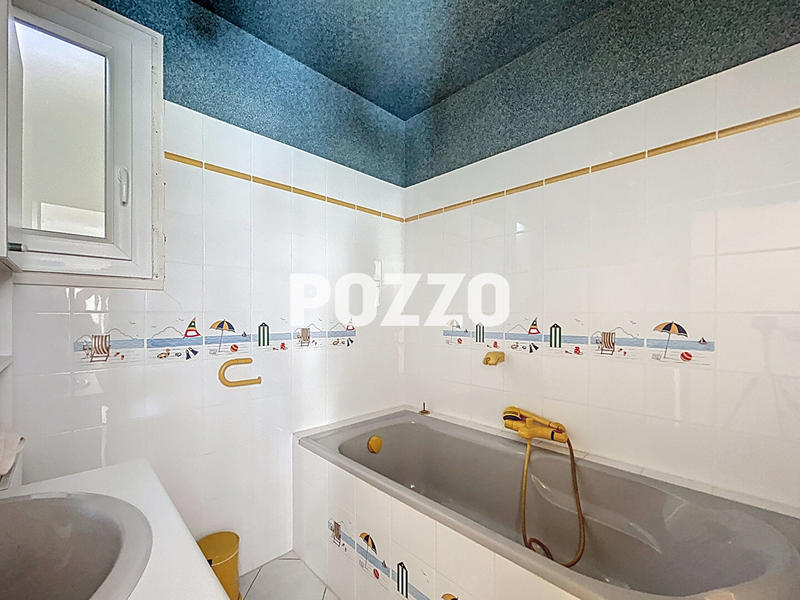 Maison - 96 m² - 6 pièces