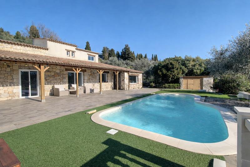 Maison - 208 m² - 5 pièces