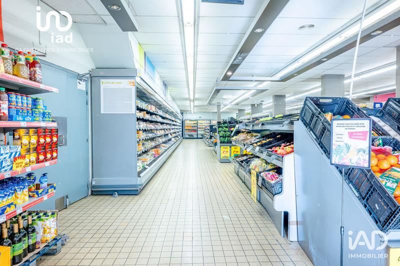 Local commercial - 1 900 m²