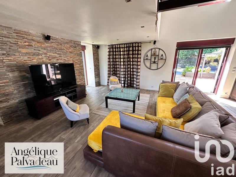 Maison - 365 m² - 12 pièces