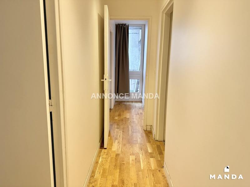 Chambre - 11 m² - 5 pièces