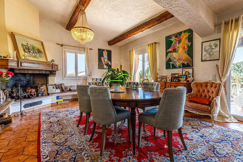 Maison - 298 m² - 9 pièces