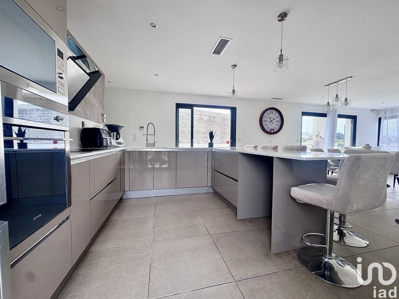 Maison - 225 m² - 5 pièces