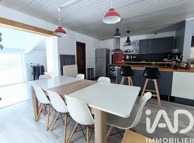 Maison - 213 m² - 8 pièces