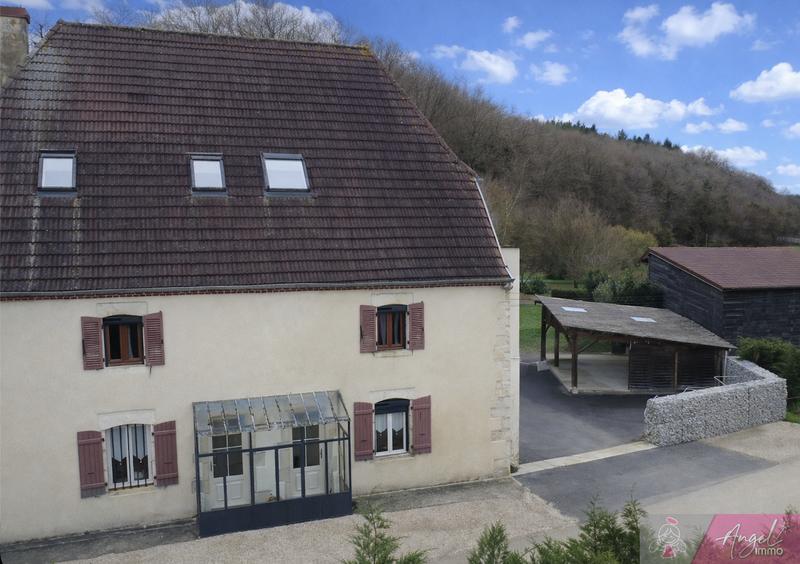 Maison - 253 m² - 10 pièces