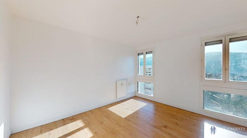 Appartement - 115 m² - 6 pièces