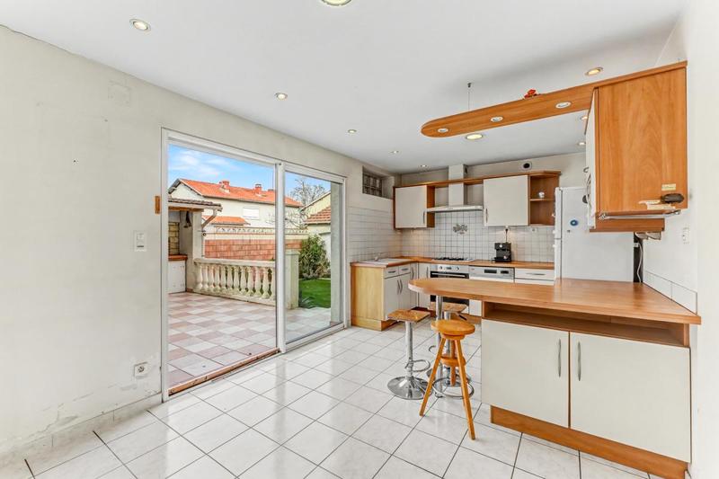 Maison - 95 m² - 5 pièces