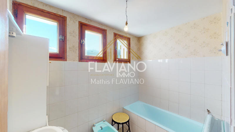 Maison - 234 m² - 11 pièces