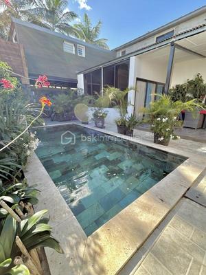 Maison - 250 m² - 7 pièces