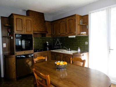 Maison - 92 m² - 5 pièces