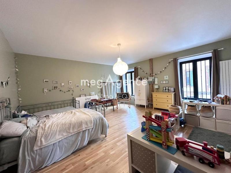 Maison - 400 m² - 6 pièces