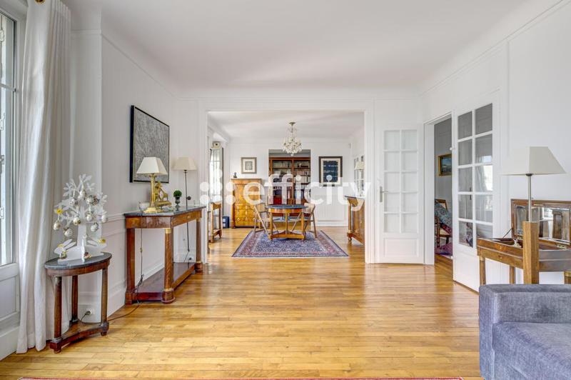 Appartement - 155 m² - 8 pièces