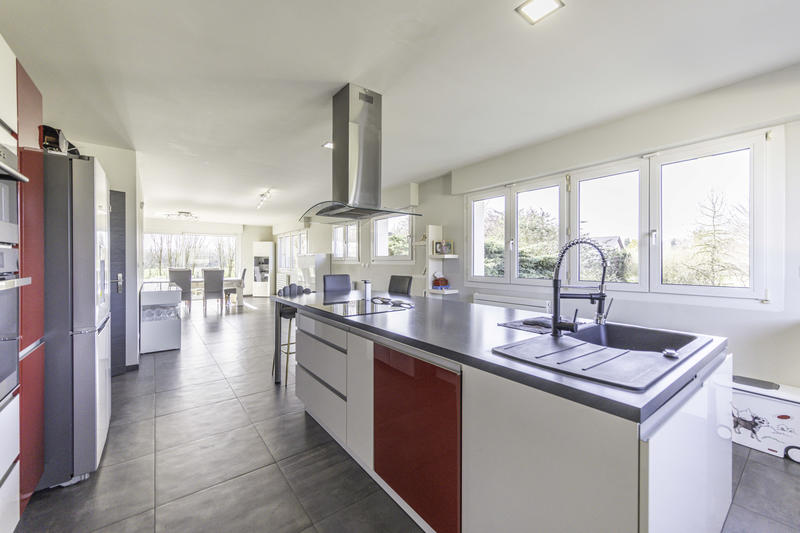 Maison - 252 m² - 7 pièces