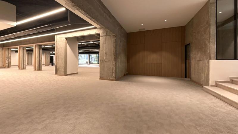 Local commercial - 711 m²