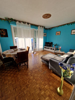 Appartement - 81 m² - 3 pièces