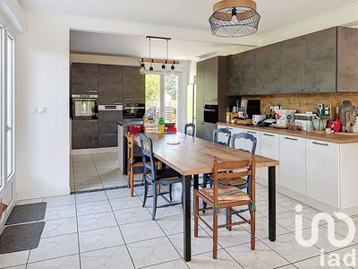 Maison - 251 m² - 8 pièces