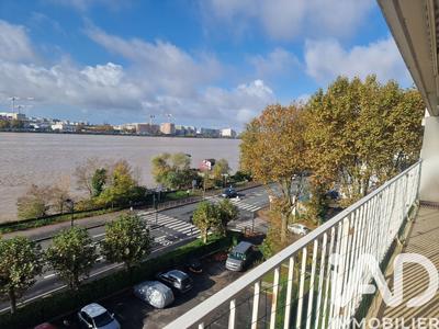 Appartement - 85 m² - 3 pièces