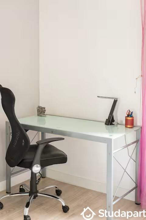 Chambre - 13 m² - 1 pièce