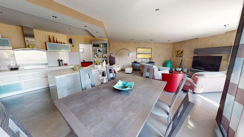 Villa - 197 m² - 7 pièces