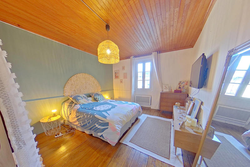 Maison - 90 m² - 5 pièces