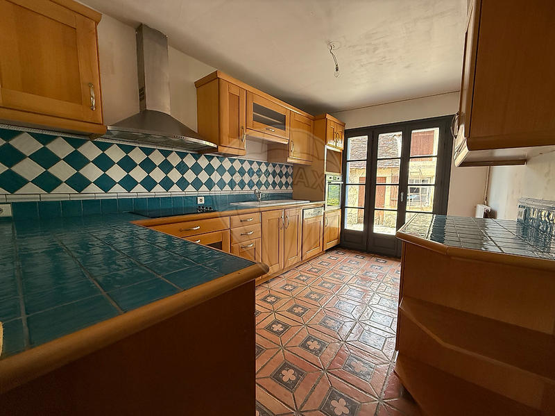 Maison - 180 m² - 8 pièces