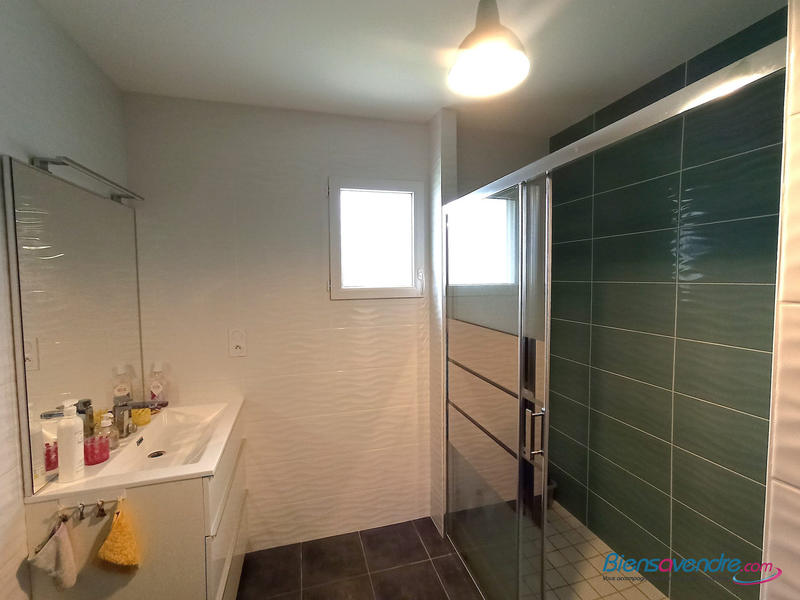 Maison - 90 m² - 5 pièces