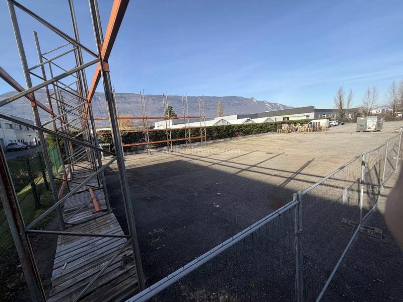 Parking / Garage - 1 000 m²