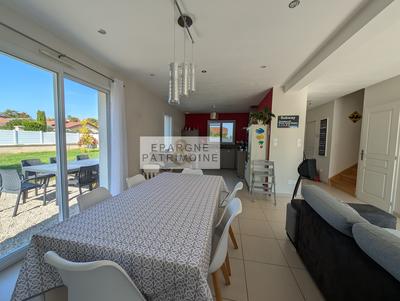 Maison - 111 m² - 5 pièces