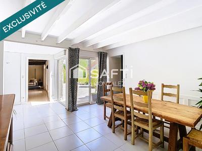 Maison - 180 m² - 8 pièces